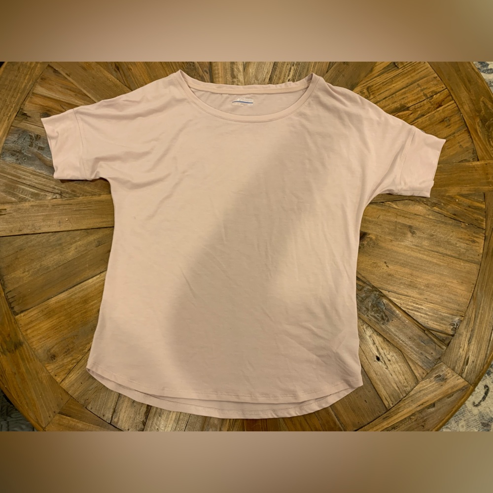Womens light pink Columbia shirt